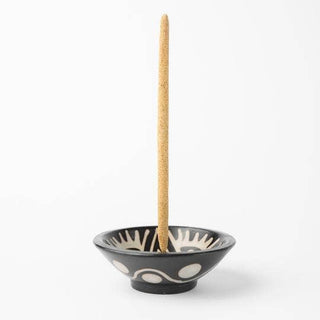 Chulucanas Ceramic Incense Holder x Palo Santo Incense Sticks - Black and White